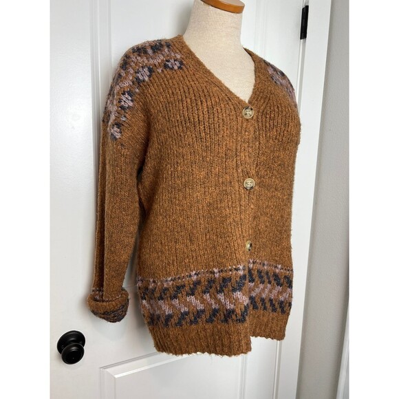 Cozy Brown Knit Sweater - Picture 2 of 8